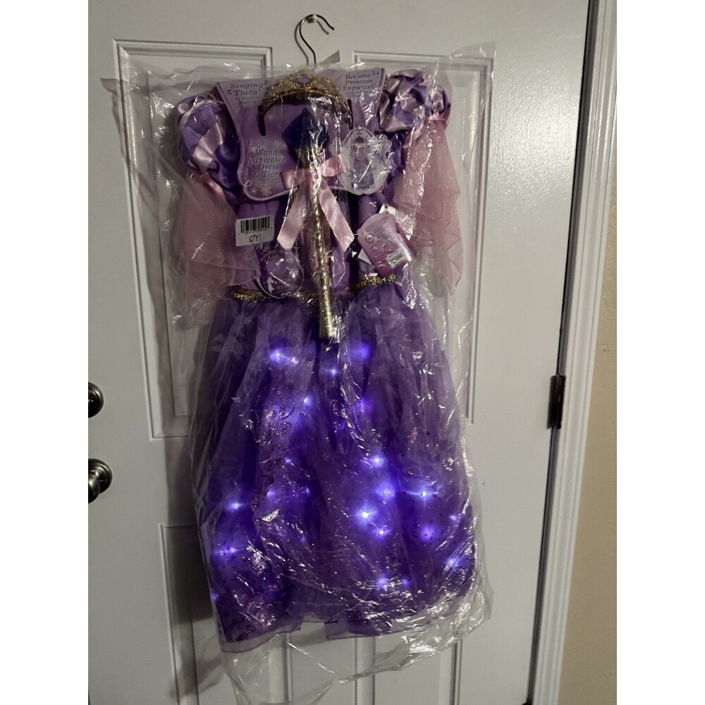 Disney Store Princess Rapunzel Deluxe Light Up Costume Tiara Wand Size 5/6 FLAW